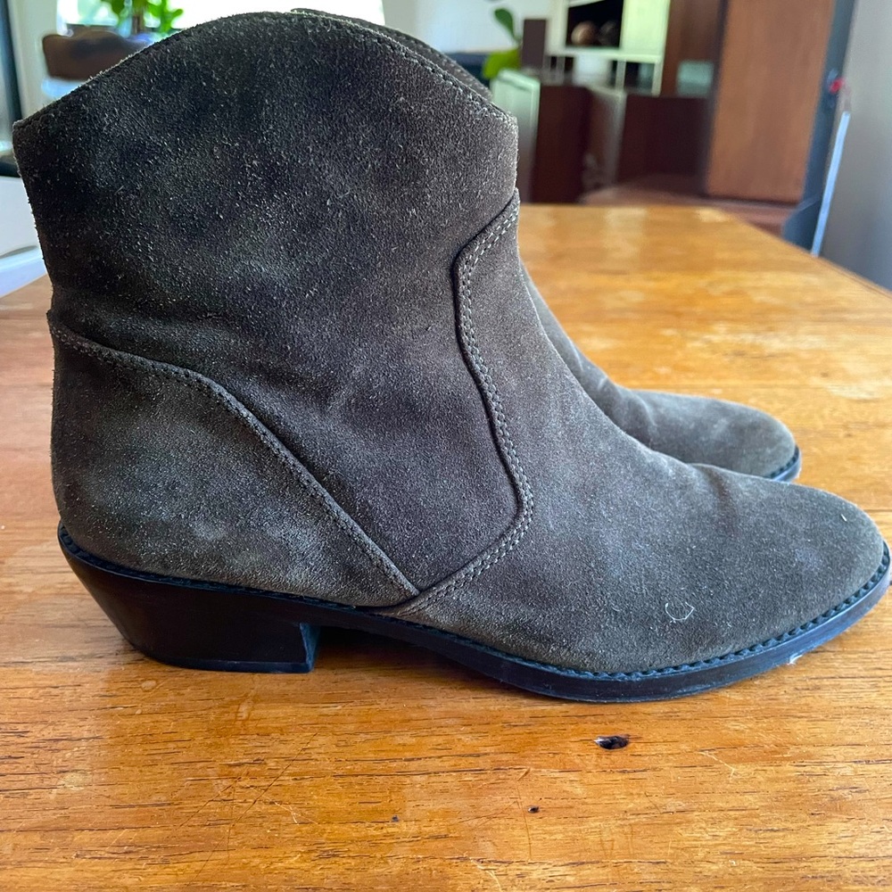 Via Spiga dark green suede low booties. Size 38